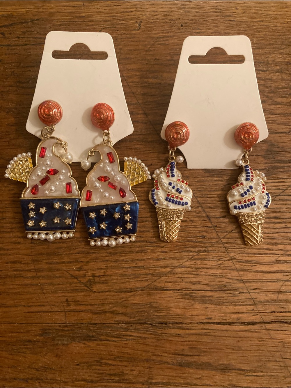 Patriotic Ice Cream Sundae & Cone Earnings Bundle NWT
